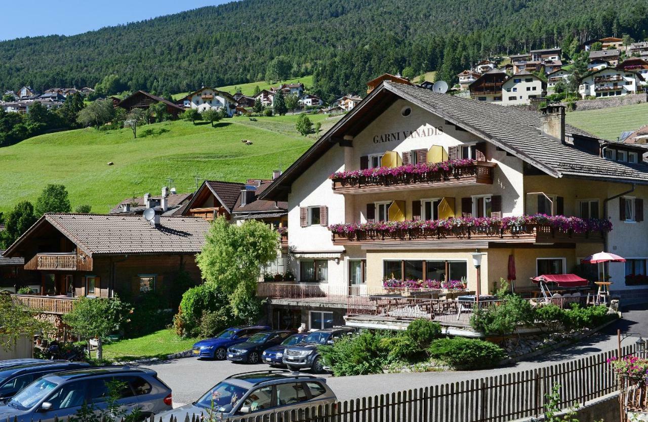 Hotel Garni Vanadis オルティゼーイ エクステリア 写真