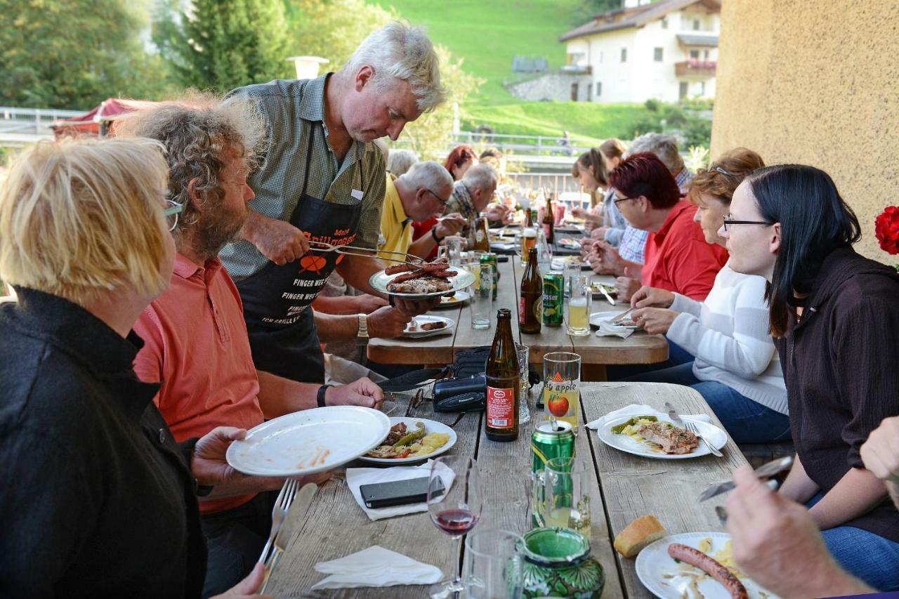 Hotel Garni Vanadis オルティゼーイ エクステリア 写真